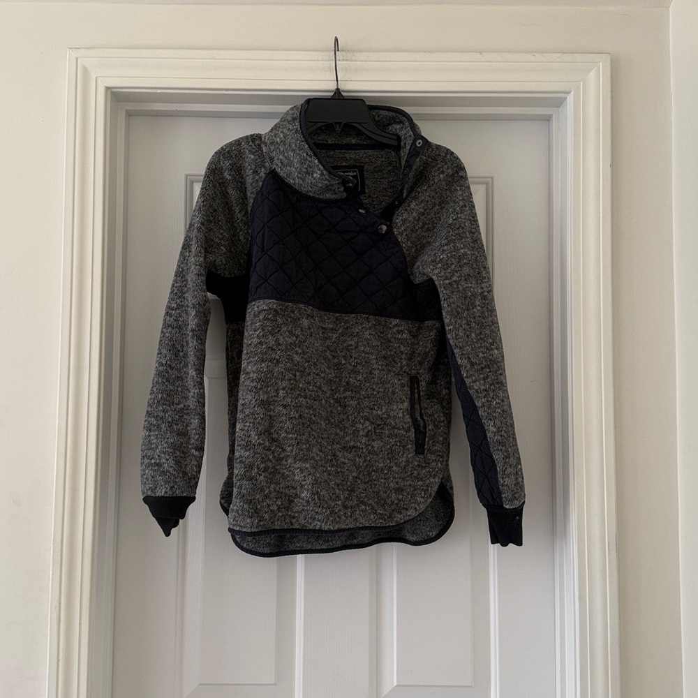 Abercrombie and fitch asymmetrical Snap Pullover